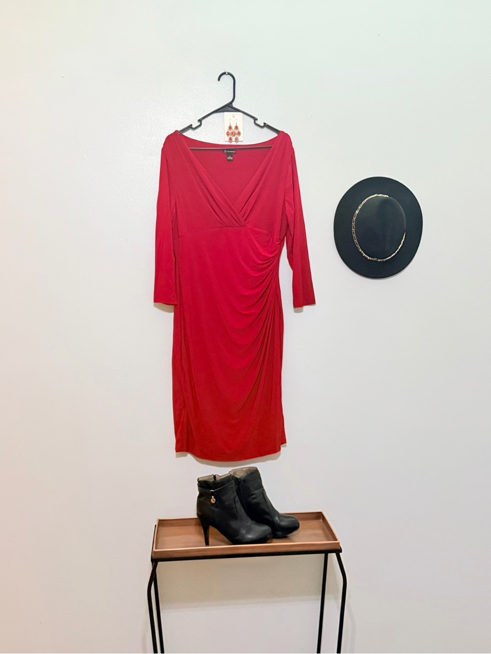 New Directions Red V-Neck Ruched Long Sleeve Dress